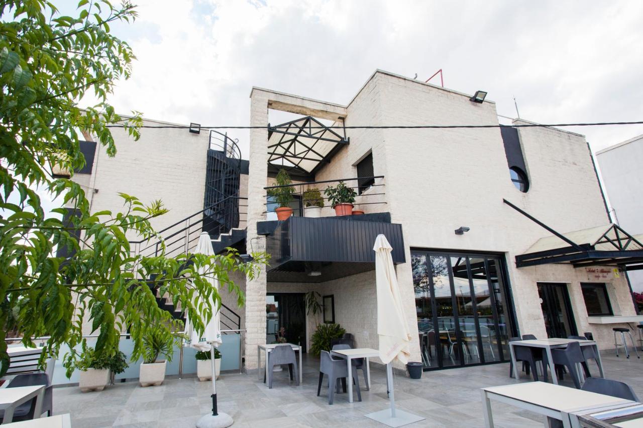 Hotel Alcazar Мула Екстериор снимка